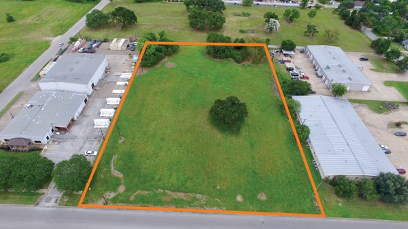 ± 2.36 Acres | 2402 & 2404 Osborn Lane | Bryan, TX: 2402-2404 Osborn Ln, Bryan, TX 77803